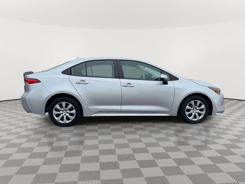Used 2025 Toyota Corolla LE FWD image 8