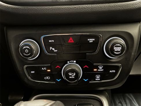 Used 2018 Jeep Compass Latitude w/ Popular Equipment Group image 19