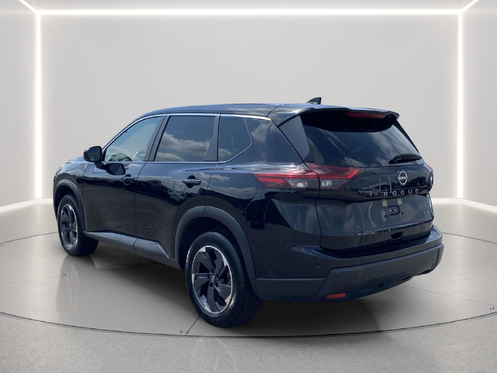 Used 2024 Nissan Rogue SV FWD image 3
