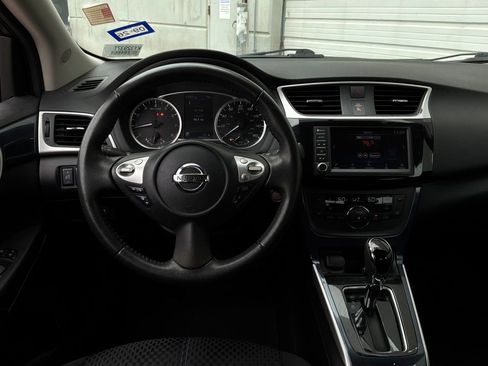 Used 2019 Nissan Sentra SR FWD image 12