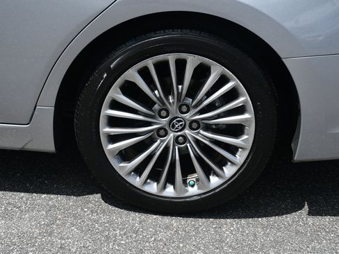 Used 2019 Toyota Avalon Limited w/ Advanced Safety Package FWD image 23
