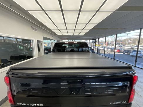 Used 2022 Chevrolet Silverado 1500 Custom image 33