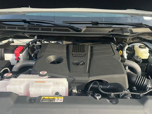 New 2026 Toyota Tundra SR5 AWD/4WD image 32