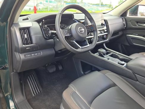 Used 2024 Nissan Pathfinder SL AWD/4WD image 23