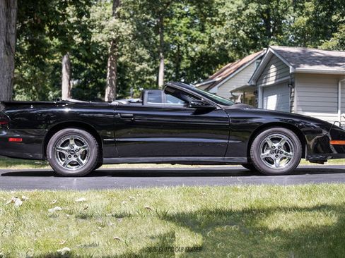 Used 1996 Pontiac Firebird Trans Am RWD image 9