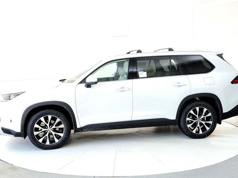 New 2026 Toyota Grand Highlander AWD Hybrid image 3