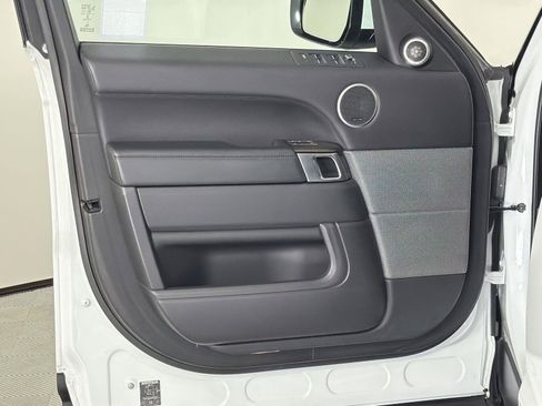 Used 2016 Land Rover Range Rover Sport HSE image 21