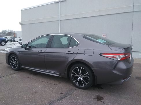 Used 2018 Toyota Camry SE image 7