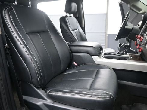 Used 2019 Ford F150 Lariat image 6