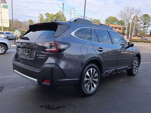 Used 2023 Subaru Outback Touring image 5