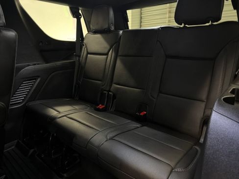 Used 2025 GMC Yukon Denali w/ Sun & Power Step Package AWD/4WD image 15