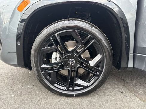 New 2026 Volkswagen Tiguan SE R-Line image 22