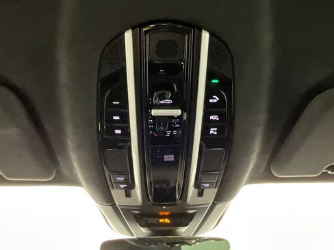 Used 2021 Porsche Cayenne GTS AWD/4WD image 13