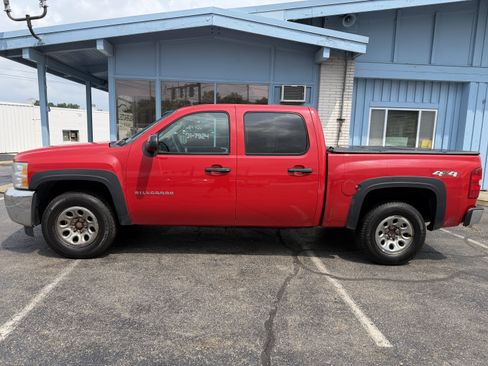 Used 2013 Chevrolet Silverado 1500 LT AWD/4WD image 2