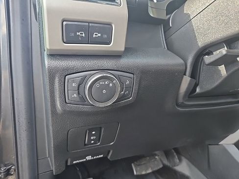 Used 2020 Ford F250 Lariat image 11