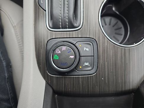 Used 2018 GMC Acadia SLT image 22