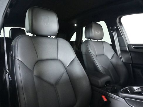 Certified 2026 Porsche Macan AWD/4WD image 18