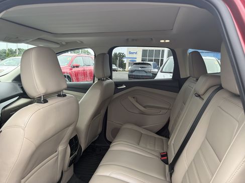 Used 2019 Ford Escape Titanium AWD/4WD image 9