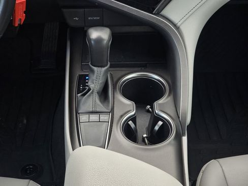 Used 2024 Toyota Camry SE image 20