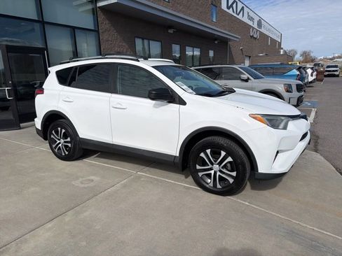 Used 2016 Toyota RAV4 LE image 1