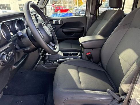 Used 2021 Jeep Wrangler Unlimited Sport image 21