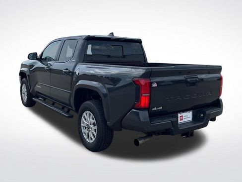 Used 2025 Toyota Tacoma SR5 AWD/4WD image 14