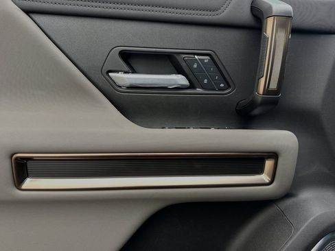 New 2025 GMC Hummer EV 3X w/ Battery Pack, 24 Module Pack image 9