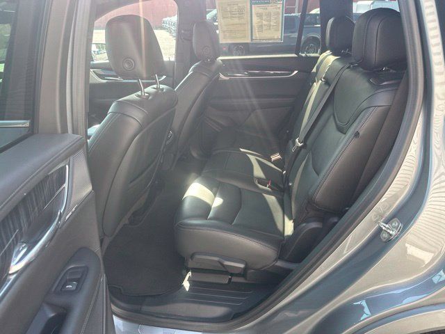 Used 2023 Cadillac XT6 Premium Luxury FWD image 28