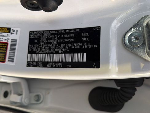 Used 2023 Toyota Highlander XLE FWD image 41