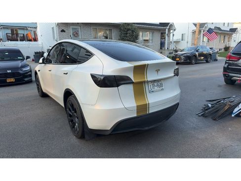 Used 2023 Tesla Model Y Long Range AWD/4WD image 5
