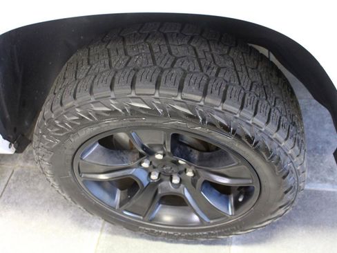 Used 2023 RAM 1500 Big Horn AWD/4WD image 32