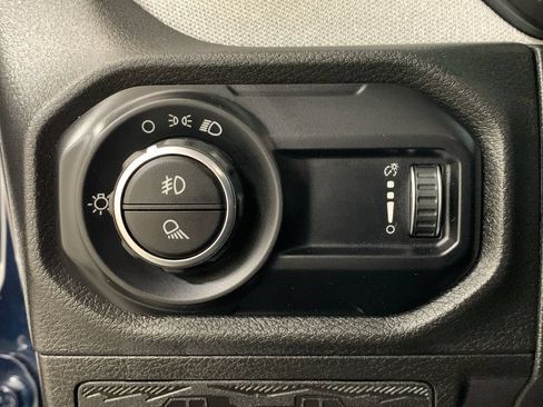 Used 2025 Jeep Gladiator Sport AWD/4WD image 11