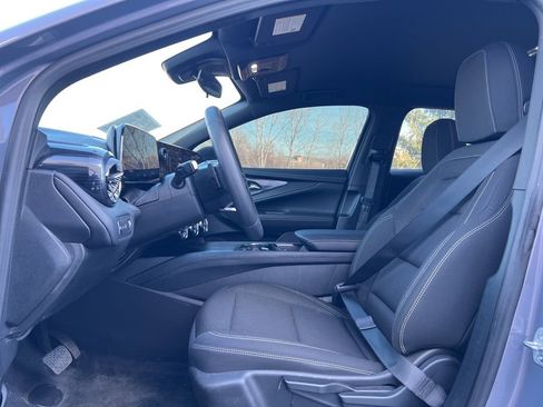 Used 2025 Chevrolet Blazer EV LT image 11