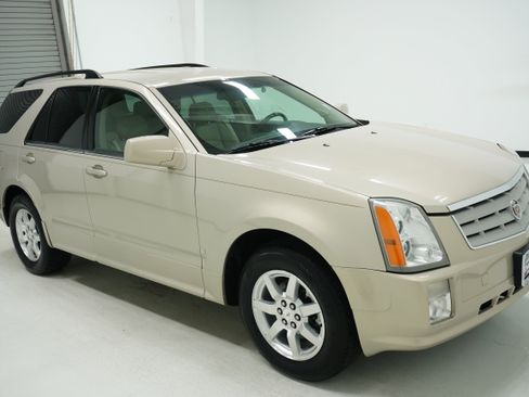 Used 2007 Cadillac SRX image 3