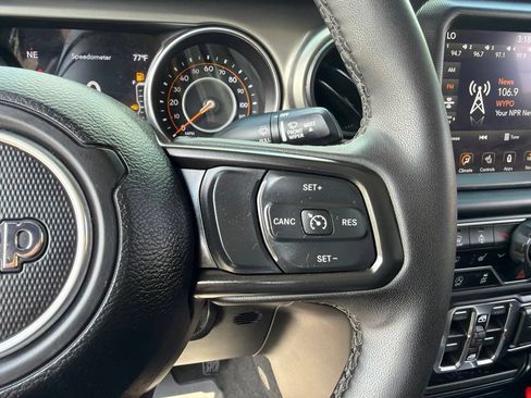 Used 2023 Jeep Gladiator Sport AWD/4WD image 21