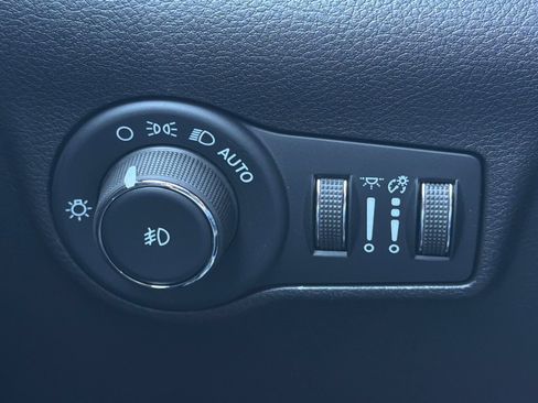 New 2026 Jeep Compass Latitude AWD/4WD image 31