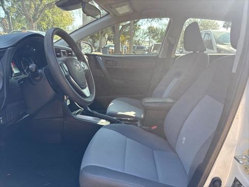 Used 2018 Toyota Corolla L image 12