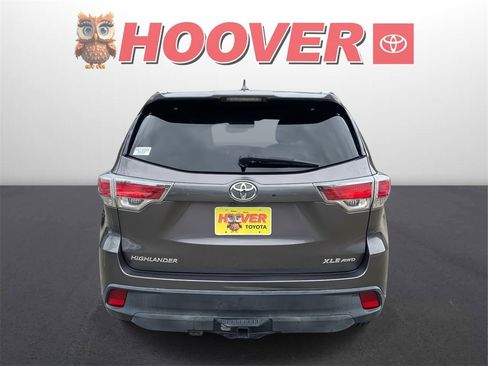 Used 2015 Toyota Highlander XLE image 3