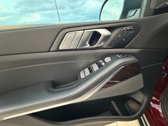 Used 2026 BMW X7 xDrive40i AWD/4WD image 11