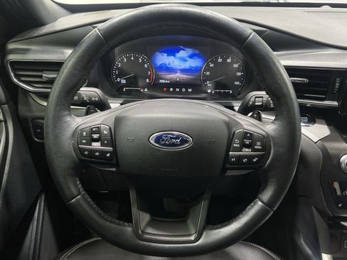 Used 2020 Ford Explorer XLT w/ Equipment Group 202A AWD/4WD image 14
