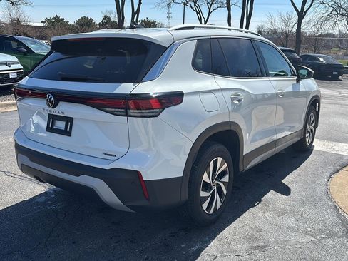 Used 2025 Volkswagen Tiguan S image 7