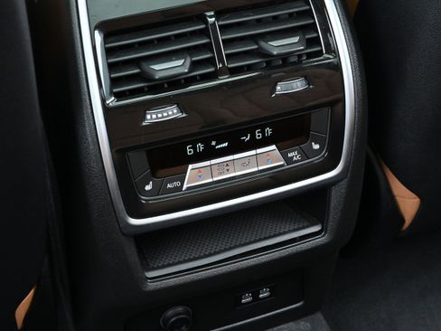 Certified 2024 BMW X7 xDrive40i w/ Executive Package AWD/4WD image 31