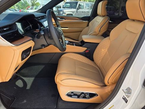 New 2026 Jeep Grand Cherokee Summit w/ Obsidian Package image 4