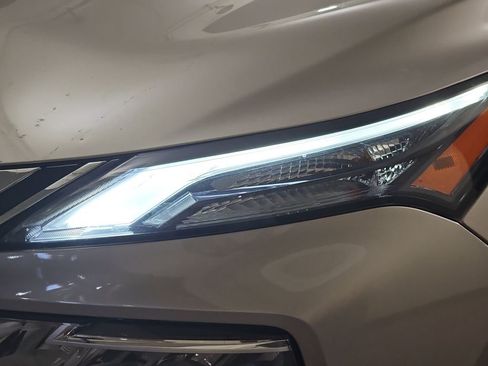 Used 2021 Nissan Rogue SL AWD/4WD image 33