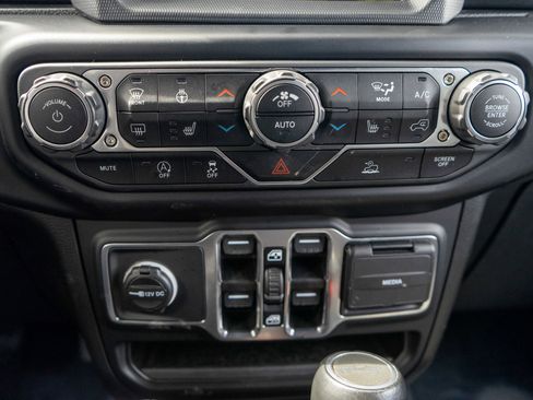 Used 2023 Jeep Wrangler Unlimited Sahara image 20