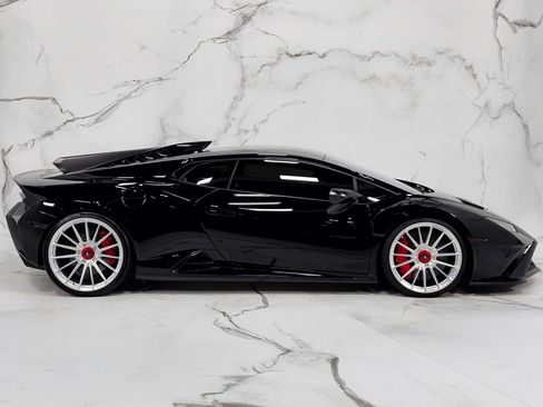 Used 2023 Lamborghini Huracan STO RWD image 4