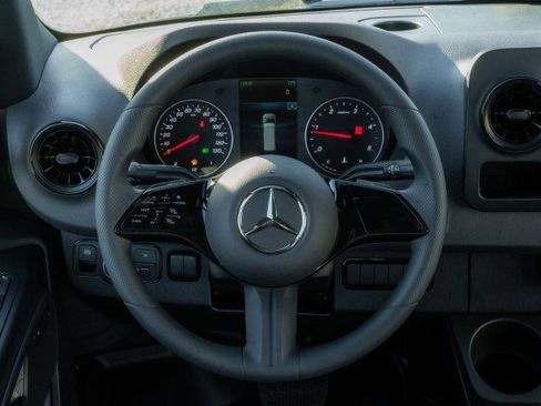 New 2025 Mercedes-Benz Sprinter 2500 image 18