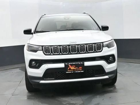 Used 2025 Jeep Compass Limited AWD/4WD image 3