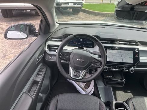 New 2027 Chevrolet Bolt RS w/ Super Cruise Package FWD image 27
