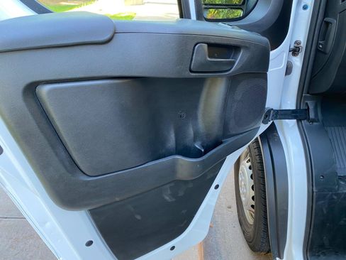 Used 2025 RAM ProMaster 2500 w/ U-Haul Equipment Group FWD image 19